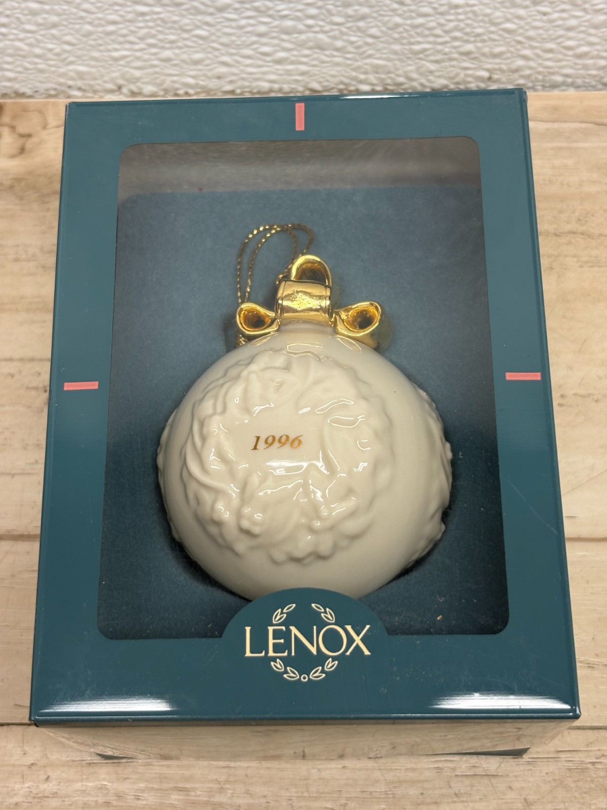 Vtg 1996 Lenox Christmas Ornament Porcelain Ball With Gold Boww On Top