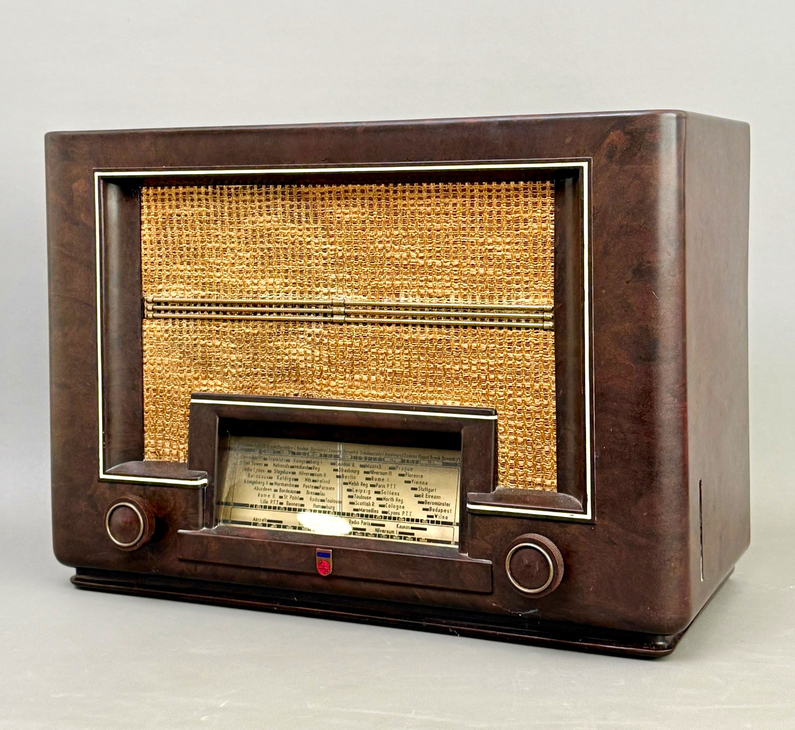 Philips 1930s 480A-15/ 480L Vintage Bakelite Tube Valve Radio RE-VALVED/ WORKING Philips 1930s 480A-15/ 480L Vintage Bakelite Tube Valve Radio RE-VALVED/ WORKING
