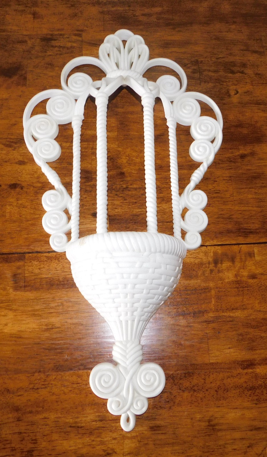 Vintage Burwood Syroco Plastic Wall Pocket Basket Decor Vintage Burwood Syroco Plastic Wall Pocket Basket Decor
