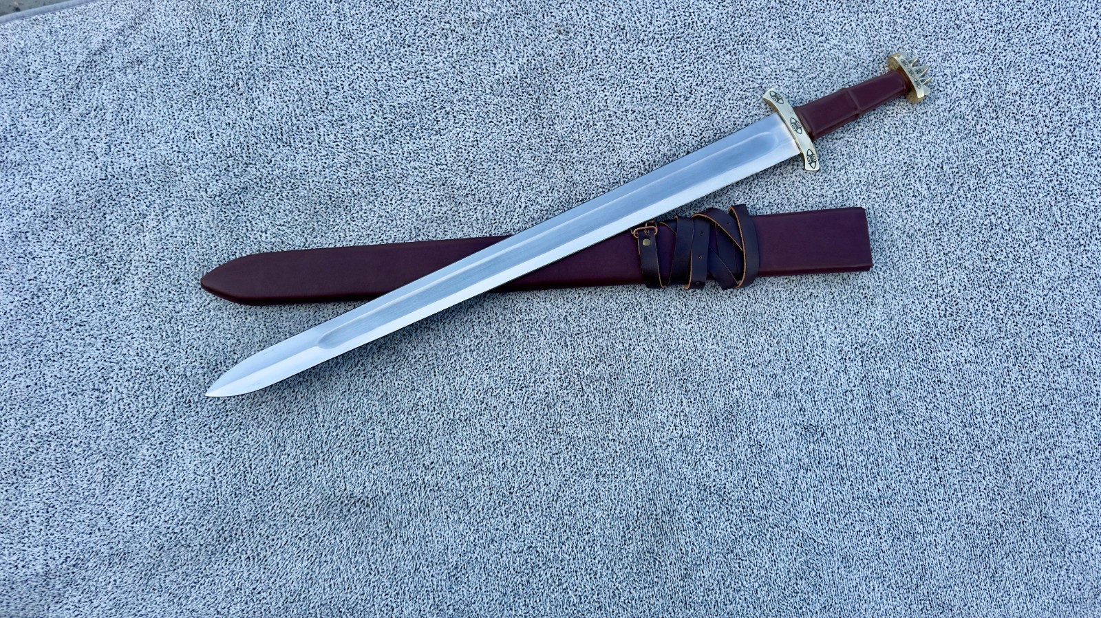 Hand-Forged Viking Sword: Stainless Steel Medieval Cosplay Prop Replica Sword