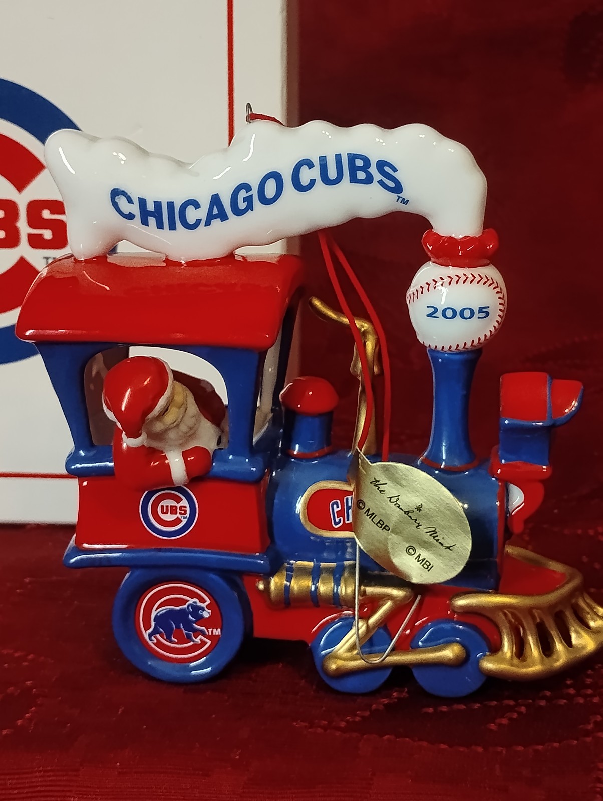 Danbury Mint 2005 Chicago Cubs Santa Driving Train Christmas Ornament: MLB Danbury Mint 2005 Chicago Cubs Santa Driving Train Christmas Ornament: MLB