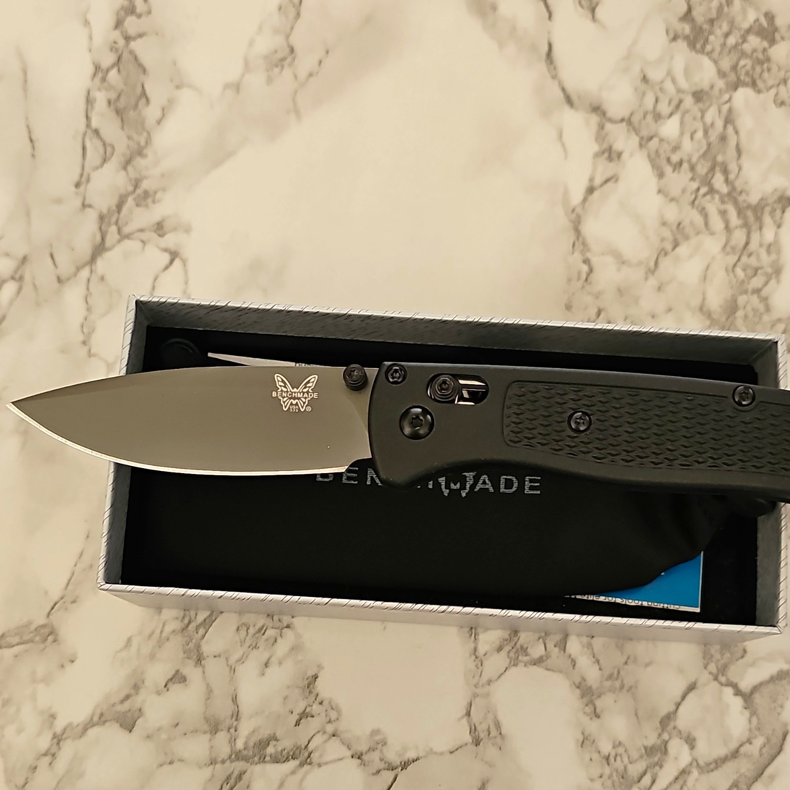 Benchmade 533 Mini Bugout Pocketknife Axis Lock Stainless Drop Point Plain Black