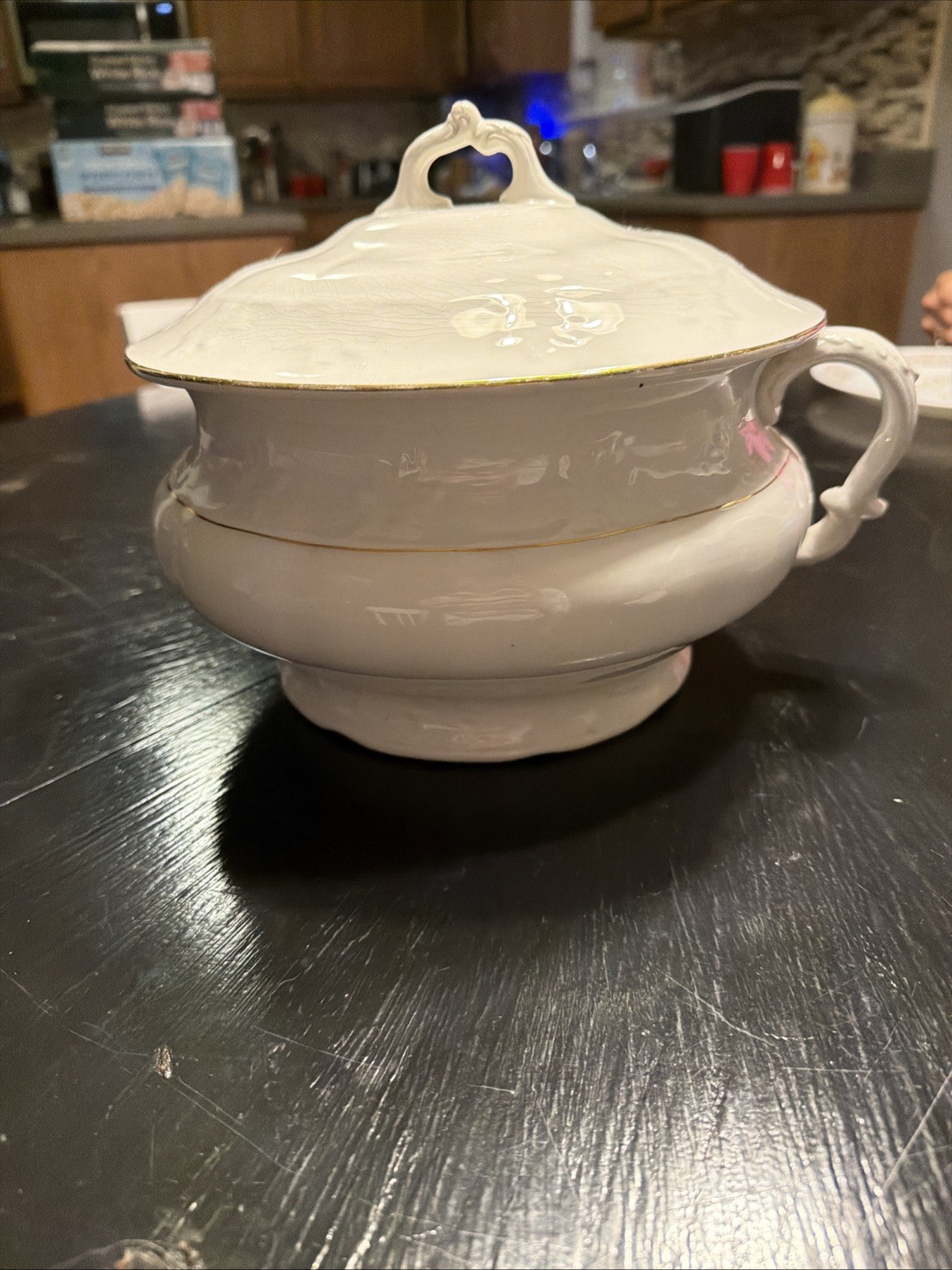 Antique/Vintage White Vitreous Porcelain Chamber Pot With Lid And Gold Trim￼￼￼