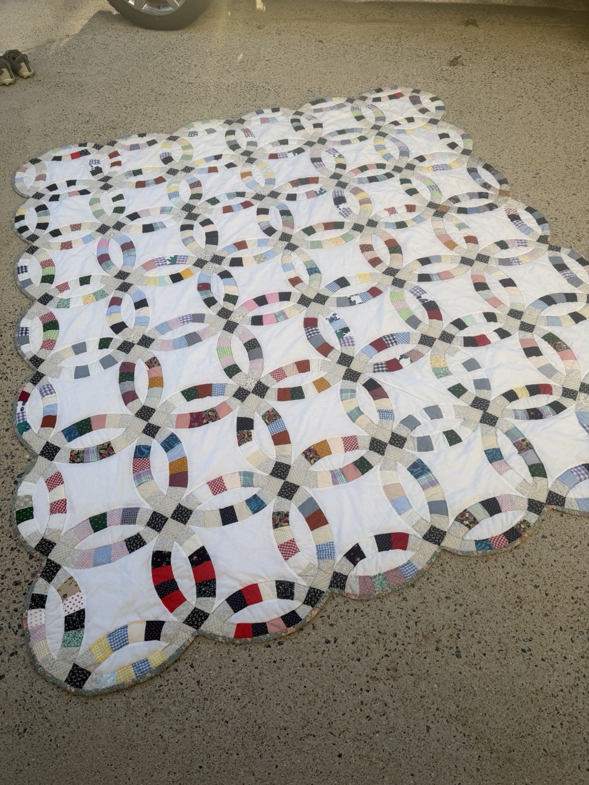 Vintage Double Wedding Ring Quilt Handmade Hand Quilted 88x74