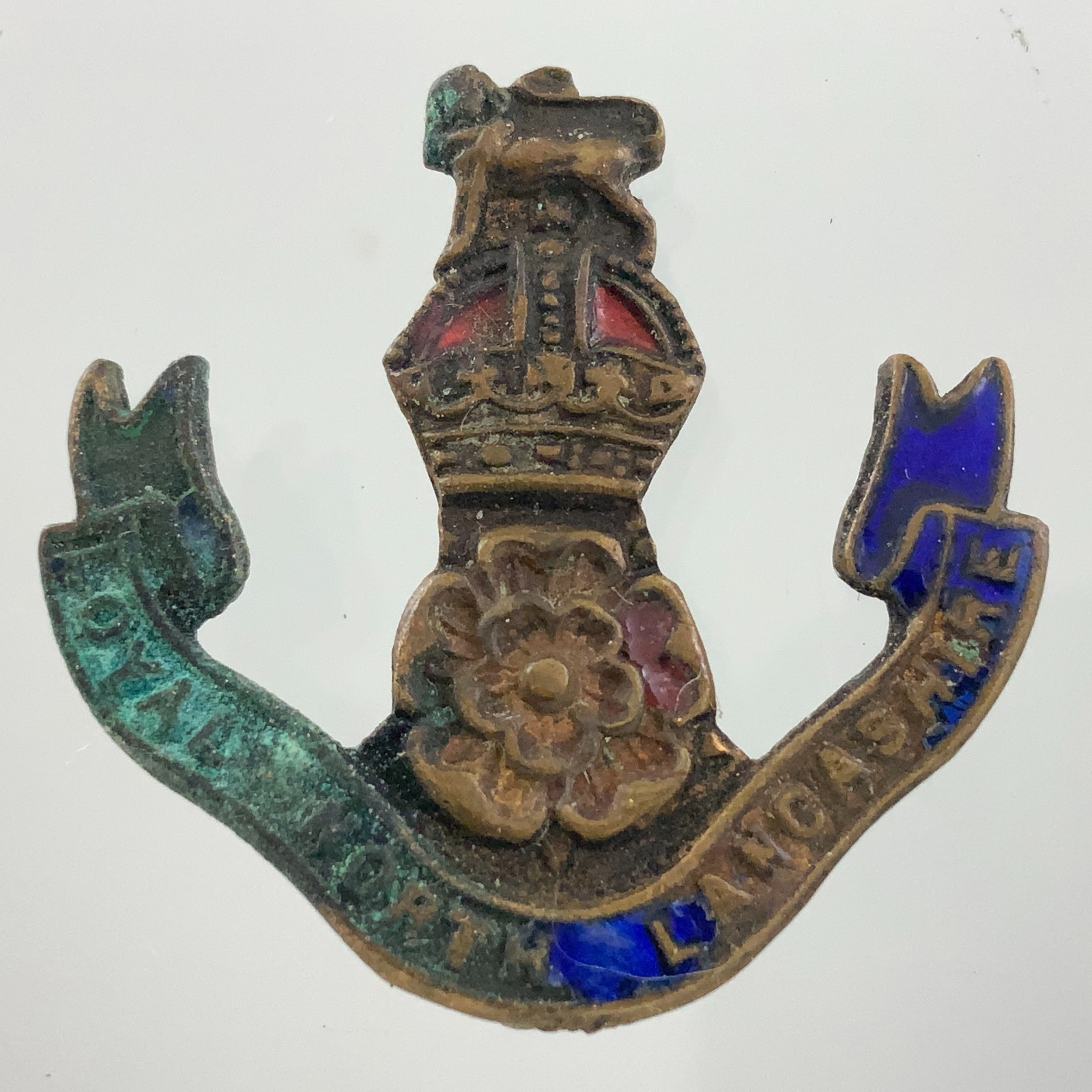 Royal North Lancashire British Army Cap Badge WWI Historic Military Pin KK711