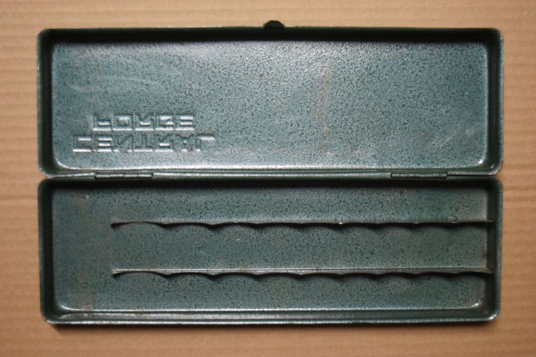 Vintage metal Tool Box Only for 10 pc 1/2\