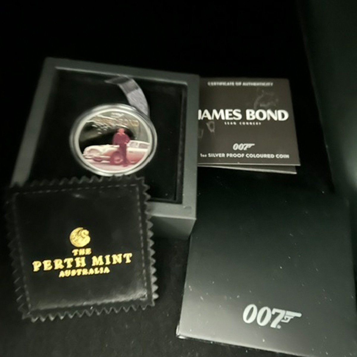 Sean Connery 007 One oz silver proof coloured coin Protective-Display Case