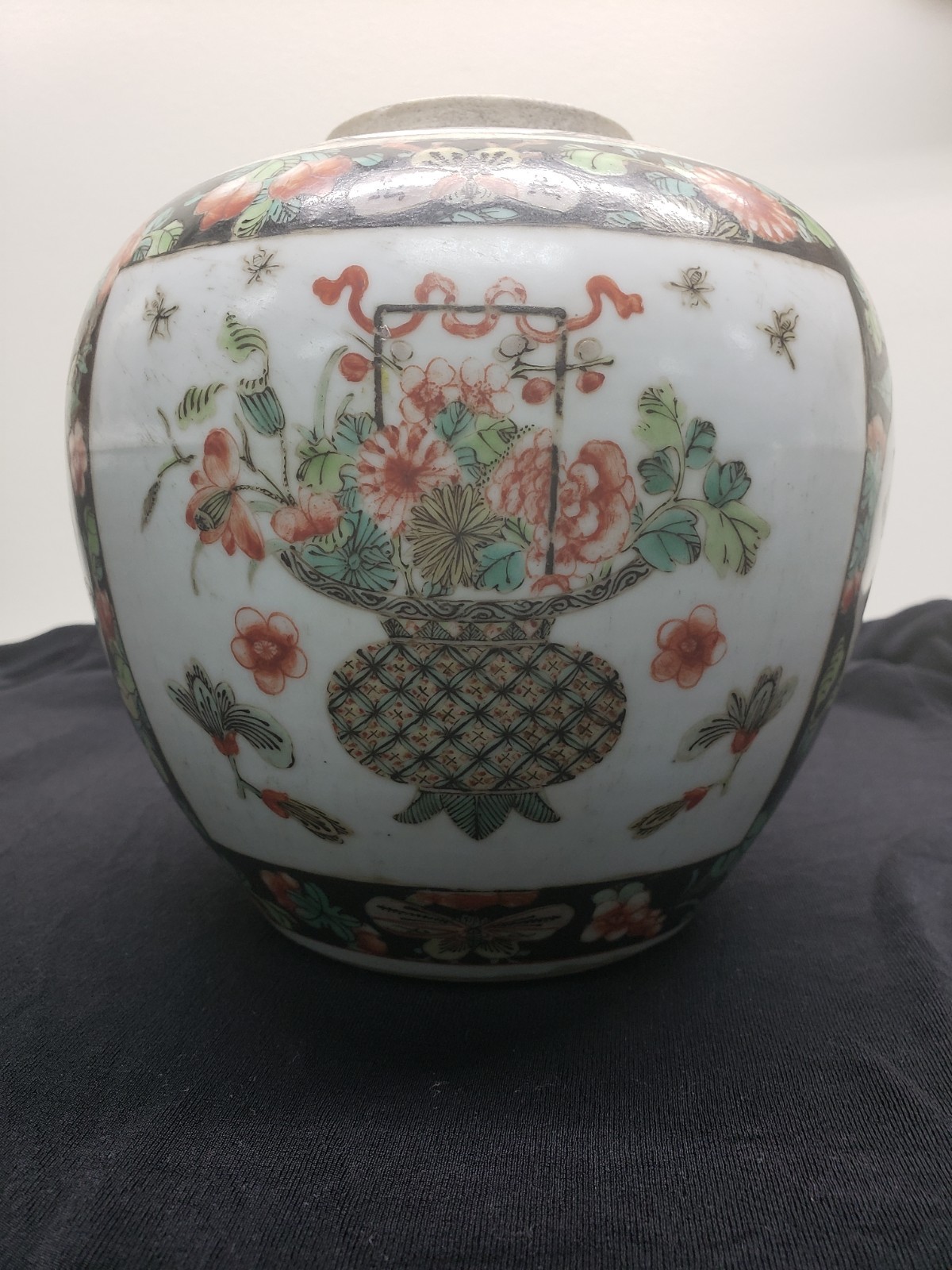 Antique Chinese Kangxi Period Famille Verte Porcelain Ginger Jar Hare Mark 6.5\ Antique Chinese Kangxi Period Famille Verte Porcelain Ginger Jar Hare Mark 6.5\