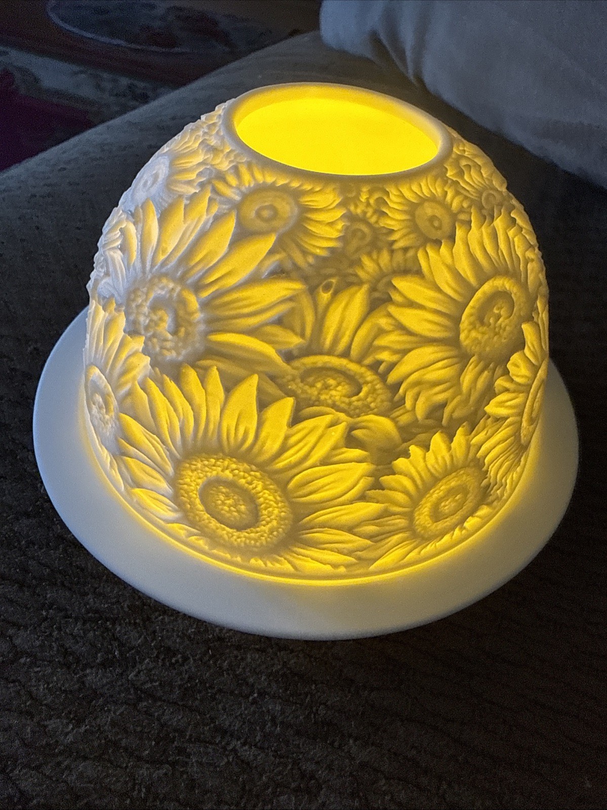What A Beautiful 3D “Sunflowers” 2 Piece Ceramic Candle Holder W/candle