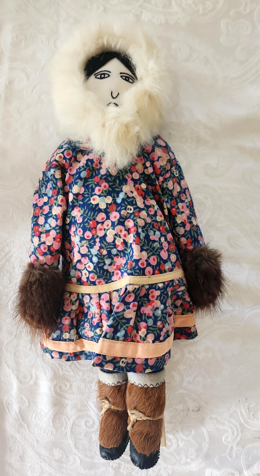Vintage Handcrafted Inuit Style 16