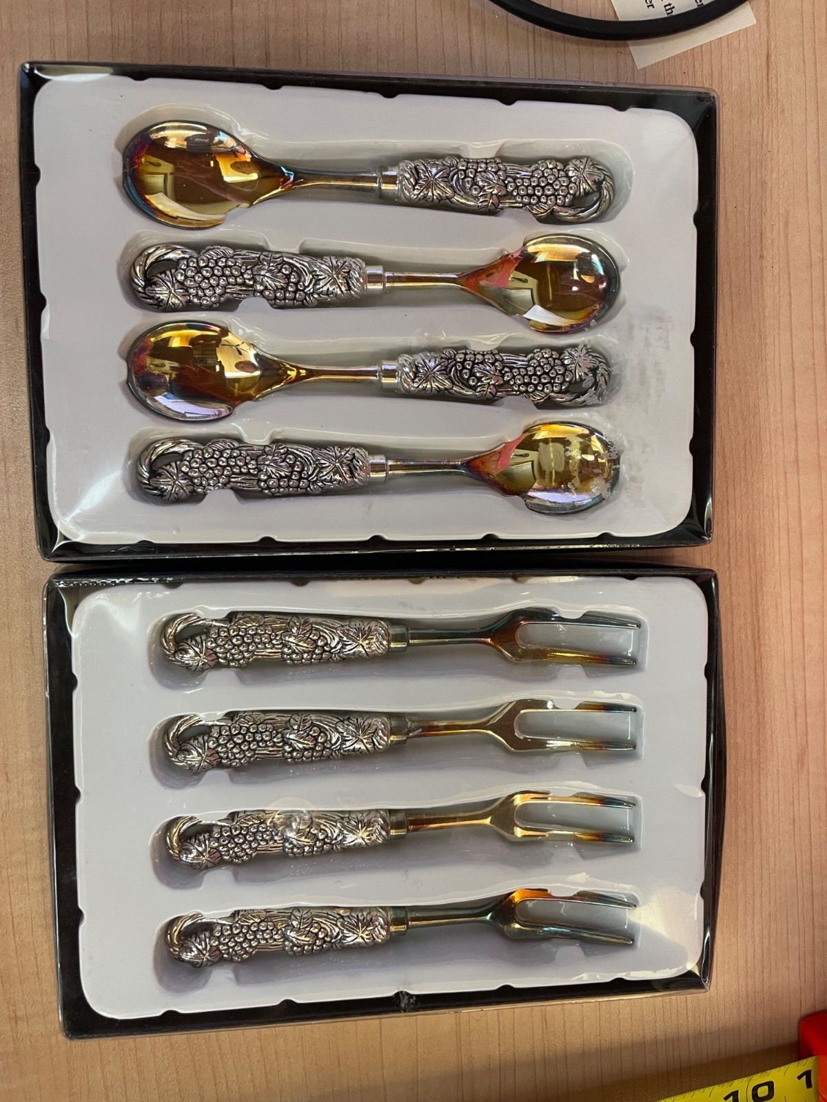 Elegant 6-Piece Gold & Silver Spoon And Fork Set With Ornate Floral Handles - Pe Elegant 6-Piece Gold & Silver Spoon And Fork Set With Ornate Floral Handles - Pe