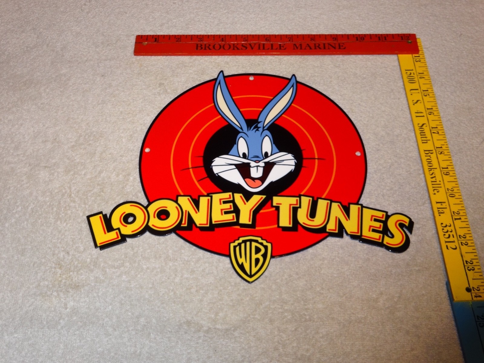 VINTAGE BUGS BUNNY WARNER BROS LOONEY TUNES PORCELAIN METAL CARTOON TV SHOW SIGN VINTAGE BUGS BUNNY WARNER BROS LOONEY TUNES PORCELAIN METAL CARTOON TV SHOW SIGN
