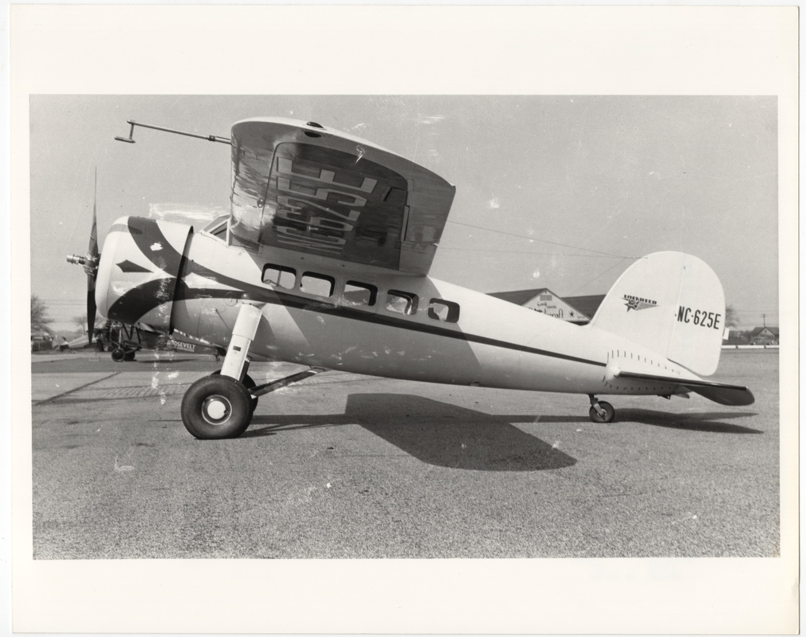 Lockheed Vega Model 5 NC-625E Single-Engine Monoplane 8x10 Photo Lockheed Vega Model 5 NC-625E Single-Engine Monoplane 8x10 Photo