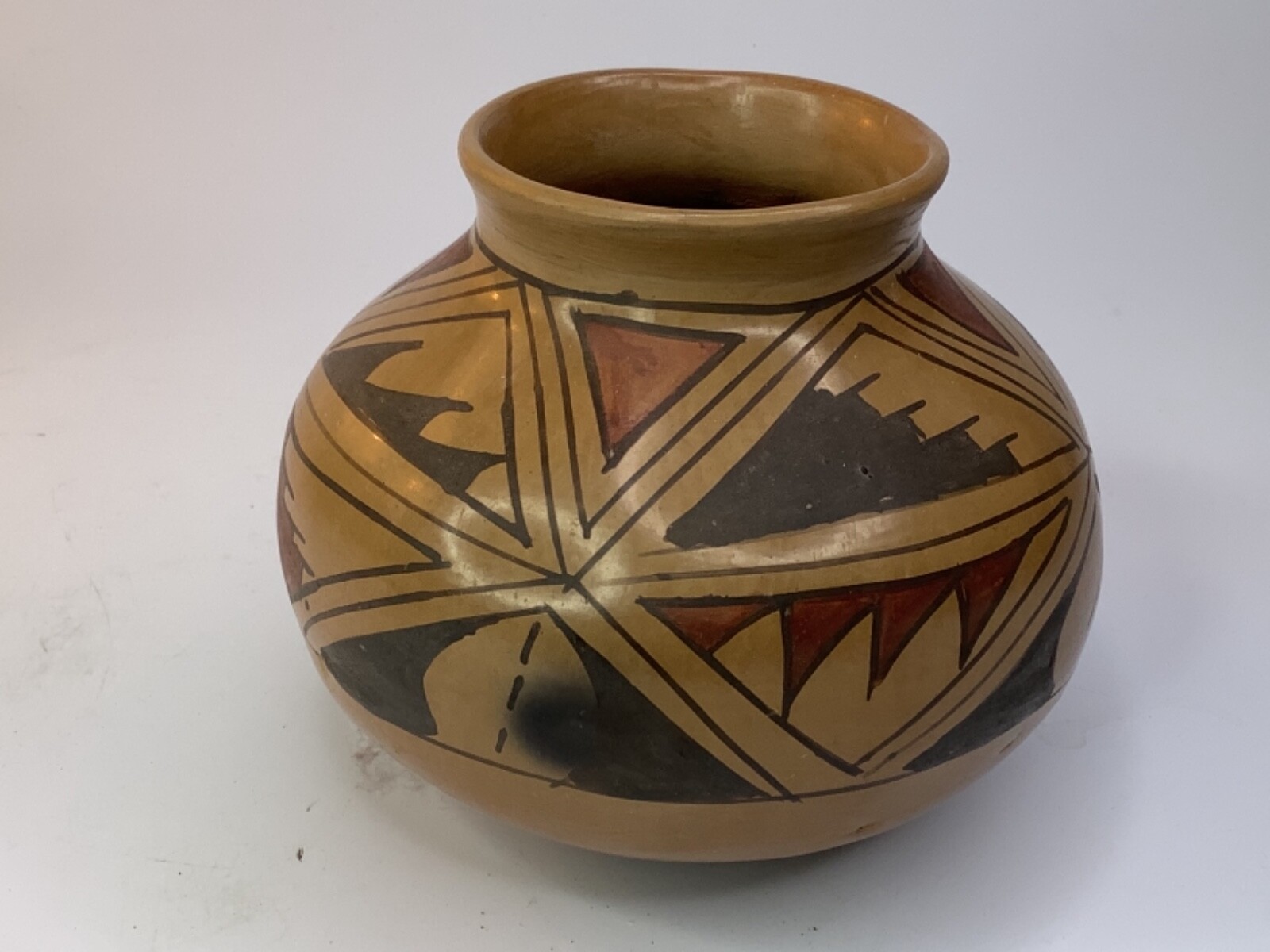 Gorgeous 4-1/2” THOMAS VILLA signed black pottery bowl native A6