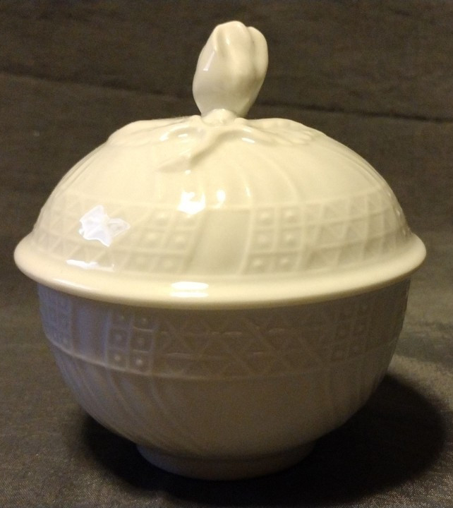 Vintage Lorenz Hutschenreuther Germany Dresden White Sugar Bowl B2