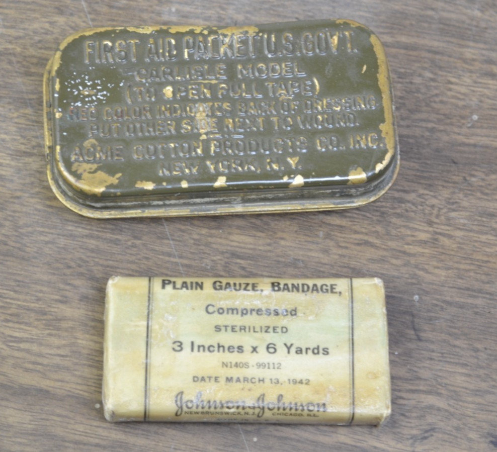 Vintage ACME WWII US Army Carlisle Model First Aid Packet Cotton Products Co. Vintage ACME WWII US Army Carlisle Model First Aid Packet Cotton Products Co.