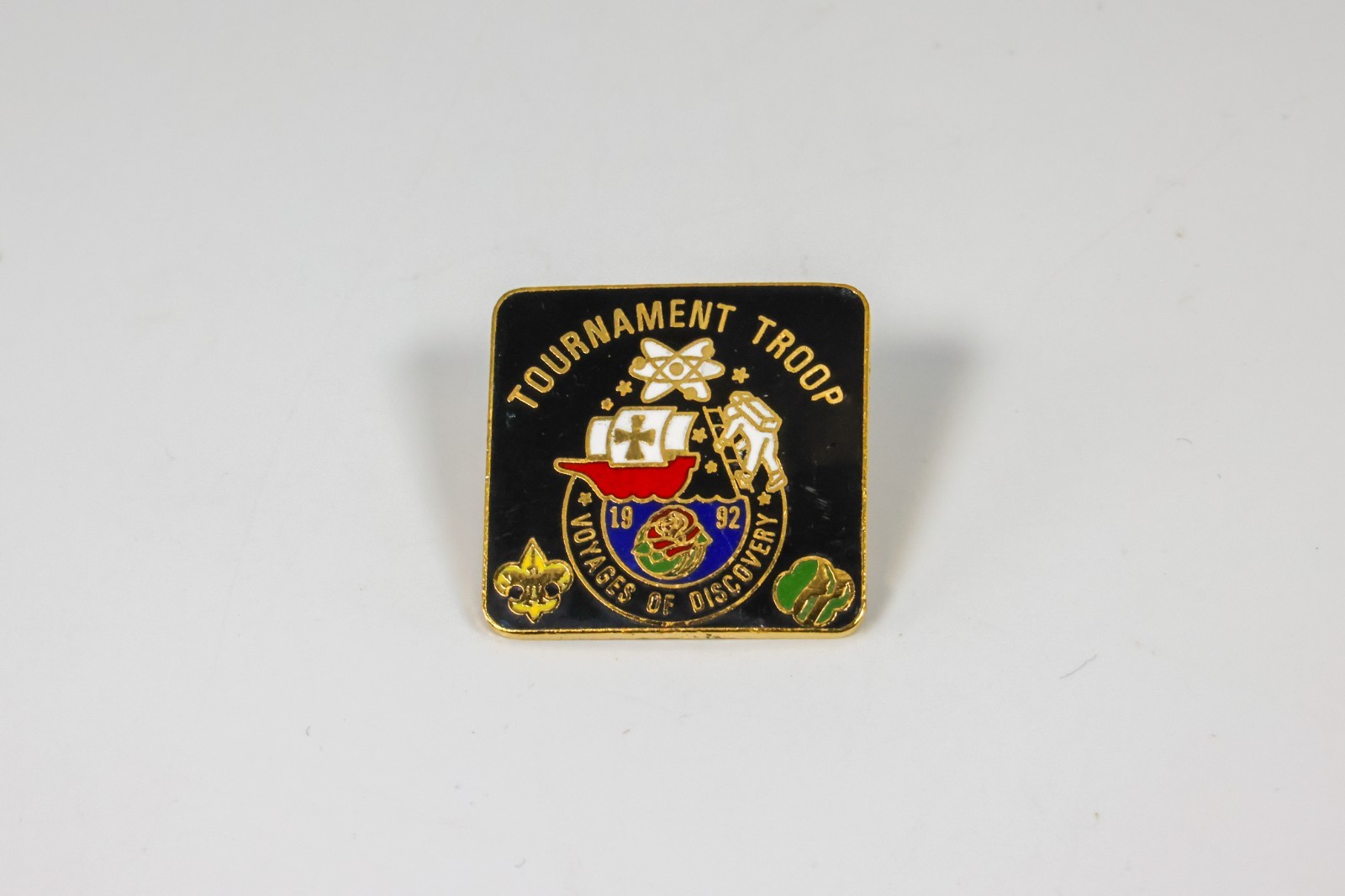 1992 Pasadena Rose Parade Girl Scout and Boy Scout Tournament Troop Pin