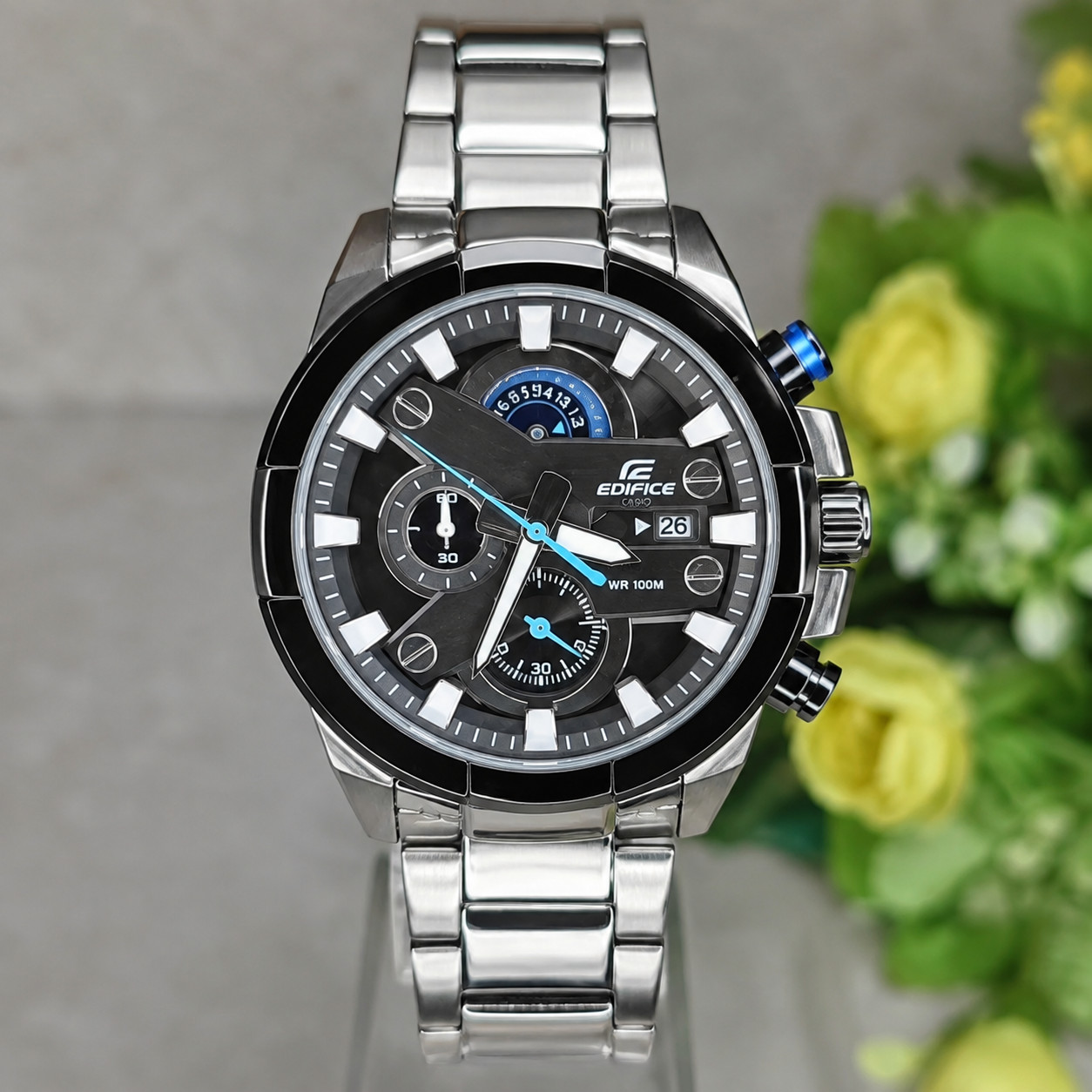 Casio Edifice Men’s Luxury Chronograph Stainless Steel Watch – Black & Silver Casio Edifice Men’s Luxury Chronograph Stainless Steel Watch – Black & Silver