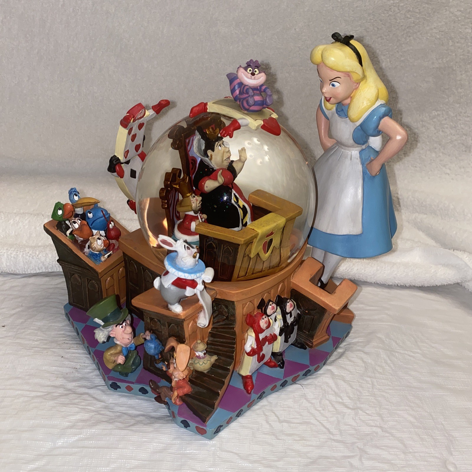 EUC Vintage Disney Alice In Wonderland Fiftieth Year Snow Globe Music Box EUC Vintage Disney Alice In Wonderland Fiftieth Year Snow Globe Music Box