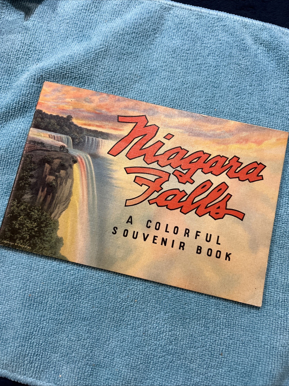 VINTAGE SOUVENIR FOLDER Book NIAGARA FALLS USA Colorful