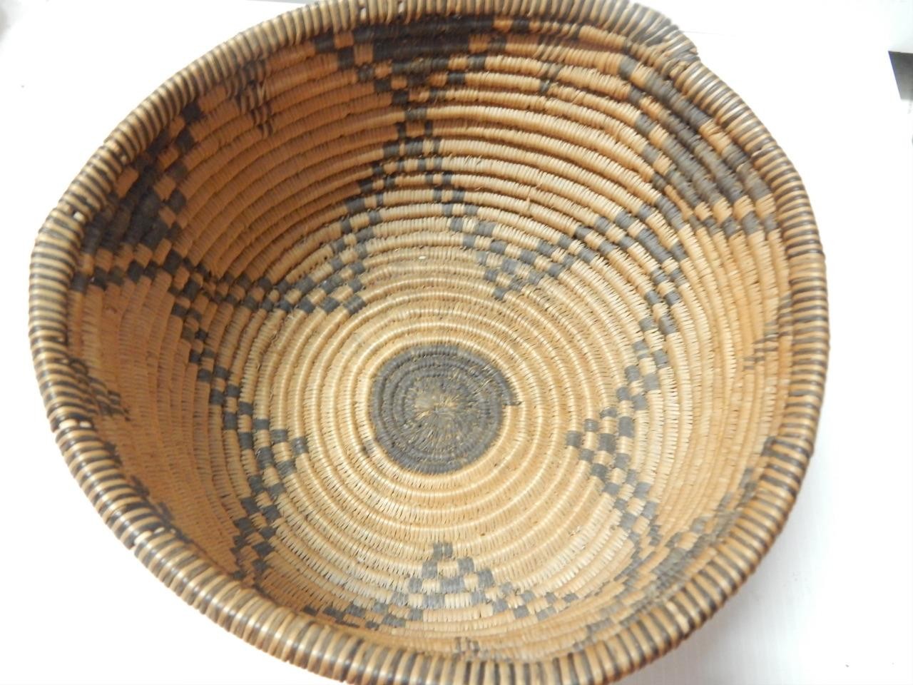 BUY IT NOW  - ANTIQUE c1890-1920s  YAVAPAI  / APACHE INDIAN BASKET -  PRISTINE