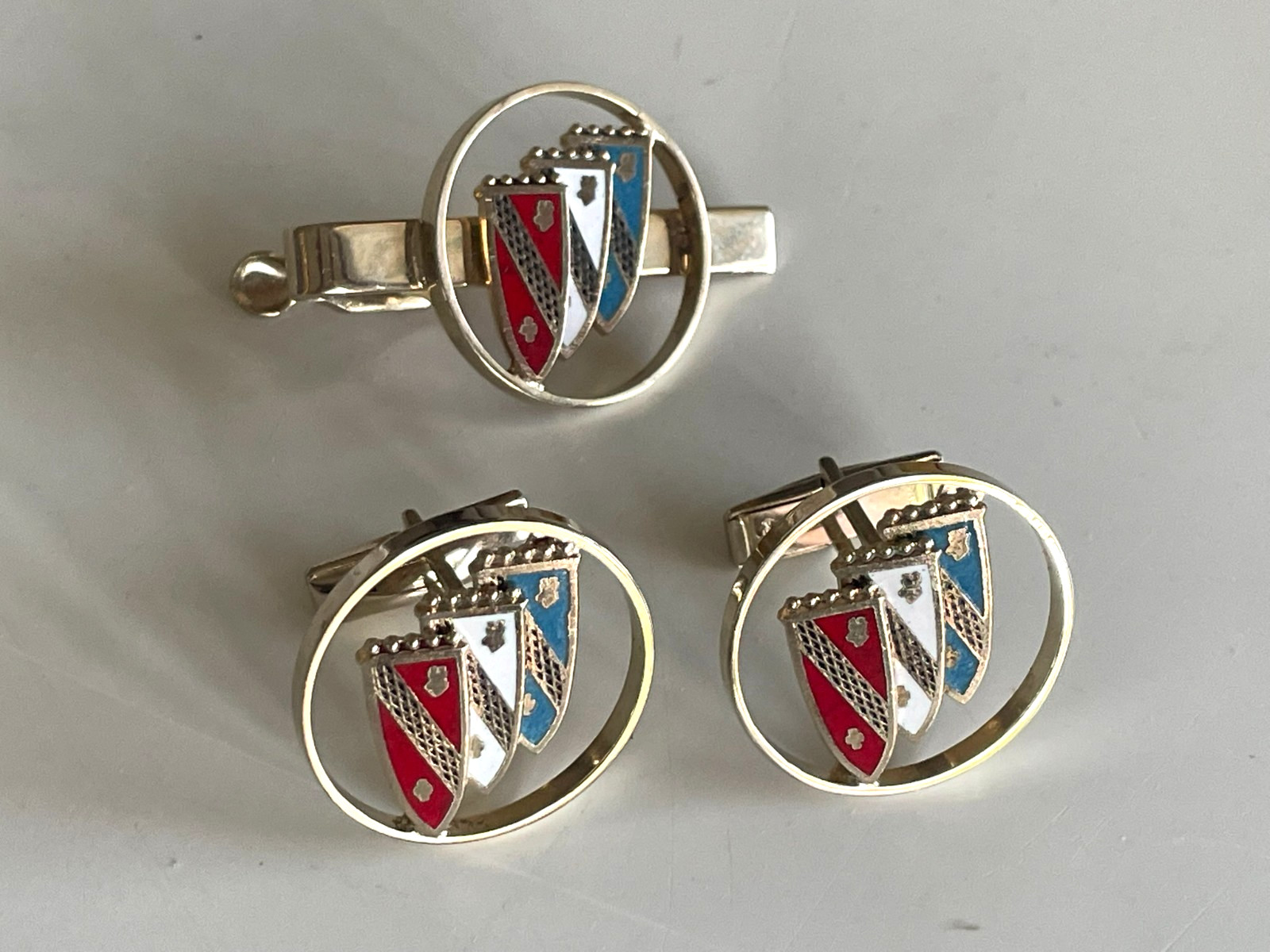 1959 - 1977 Vintage BUICK LOGO Gold-Tone CUFF LINKS & TIE BAR SET   EXCELLENT  