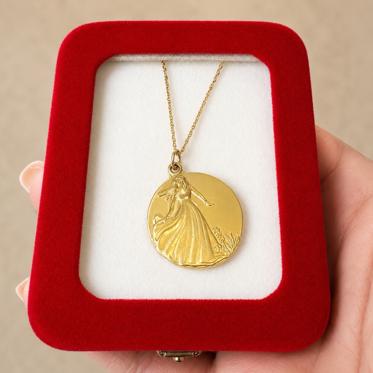 RARE VINTAGE LDS YOUNG WOMEN PERSONAL PROGRESS MEDAL PENDANT MORMON Necklace RARE VINTAGE LDS YOUNG WOMEN PERSONAL PROGRESS MEDAL PENDANT MORMON Necklace