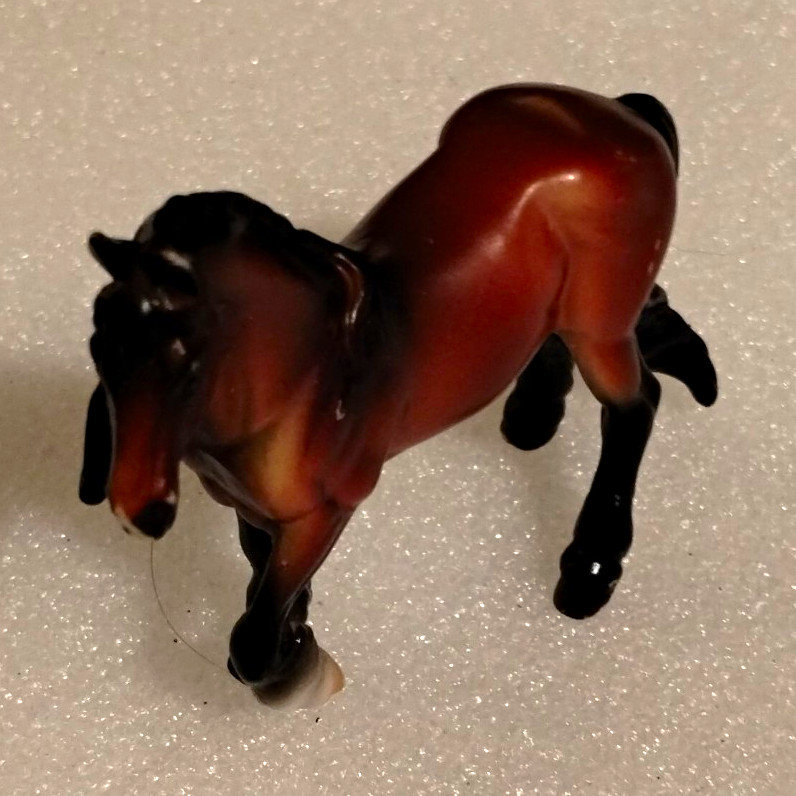 Breyer Brown & Black Horse Model Figurine, Plastic Miniature Collectible Breyer Brown & Black Horse Model Figurine, Plastic Miniature Collectible