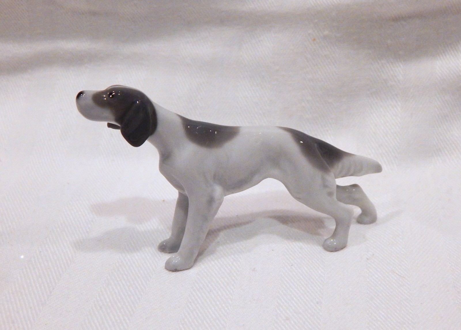 Vintage Metzler Ortloff Porcelain Miniature Pointer Dog Figurine