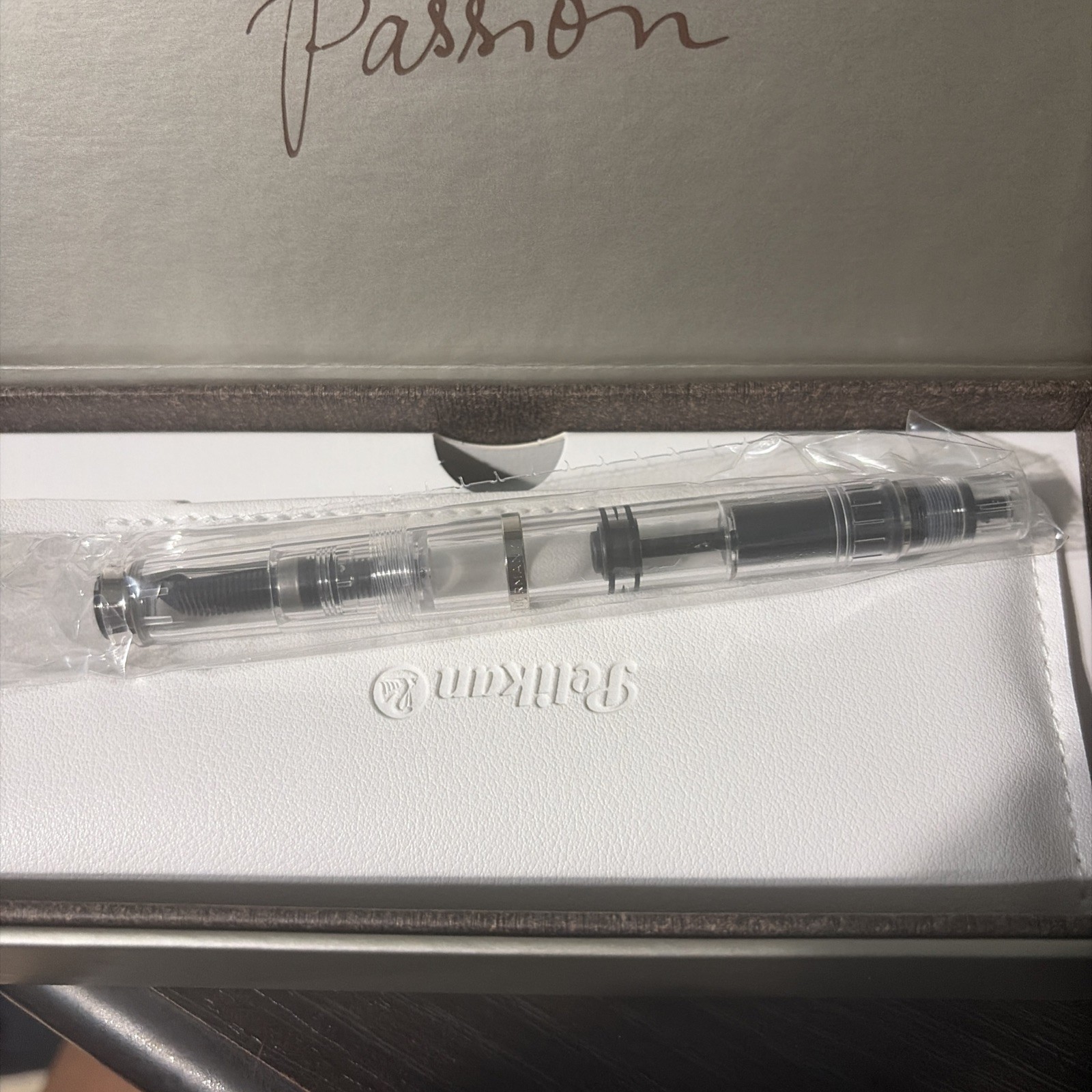 Pelikan Fountain Pen Classic M205 Demonstrator Limited Clear Medium Nib NEW