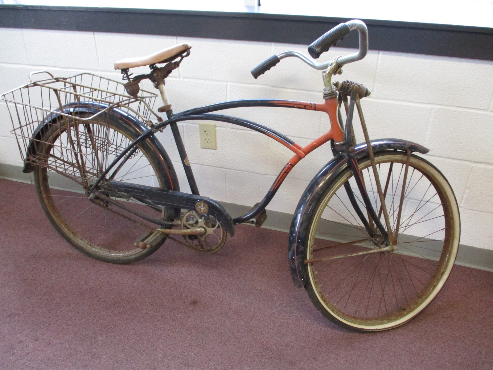 BICYCLE SCHWINN HORNET? PHANTOM? Barn Find Survivor 1950's? 1960's? BICYCLE SCHWINN HORNET? PHANTOM? Barn Find Survivor 1950's? 1960's?