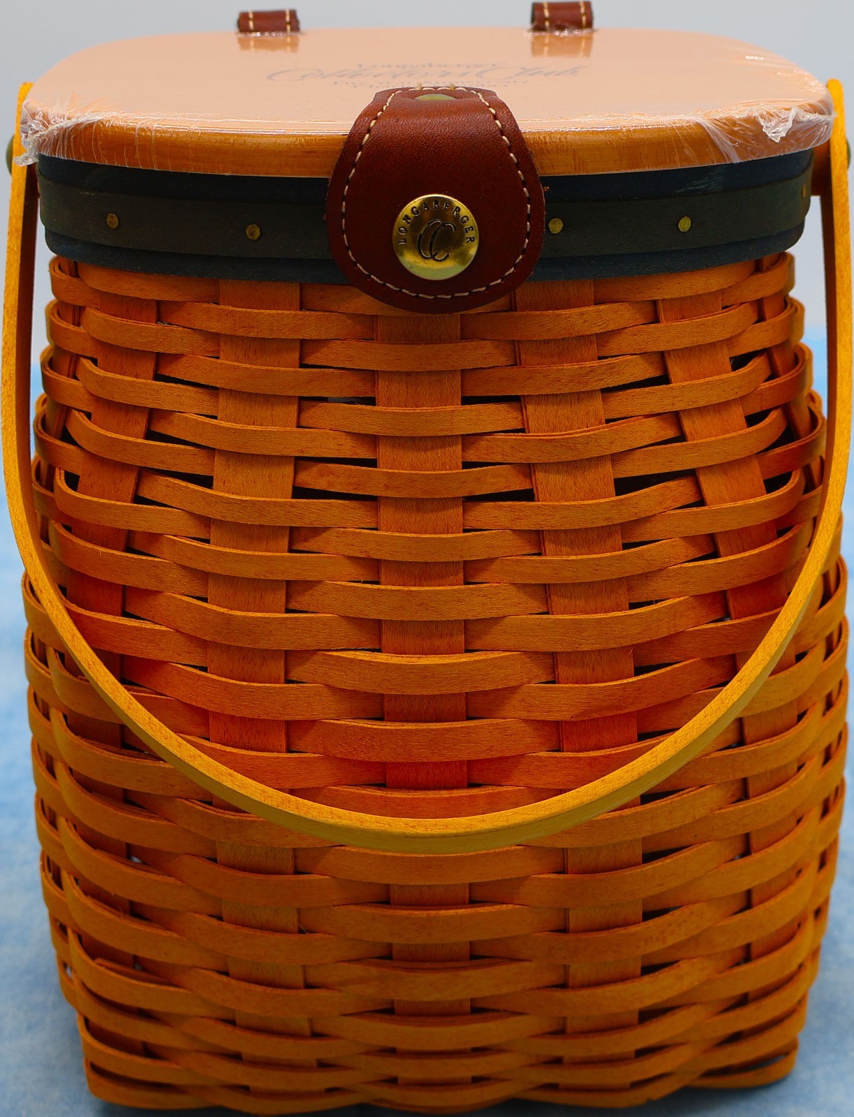 Longaberger 2001 Collectors Club Five-Year Anniversary Basket w/ Lid, Liner &Box Longaberger 2001 Collectors Club Five-Year Anniversary Basket w/ Lid, Liner &Box