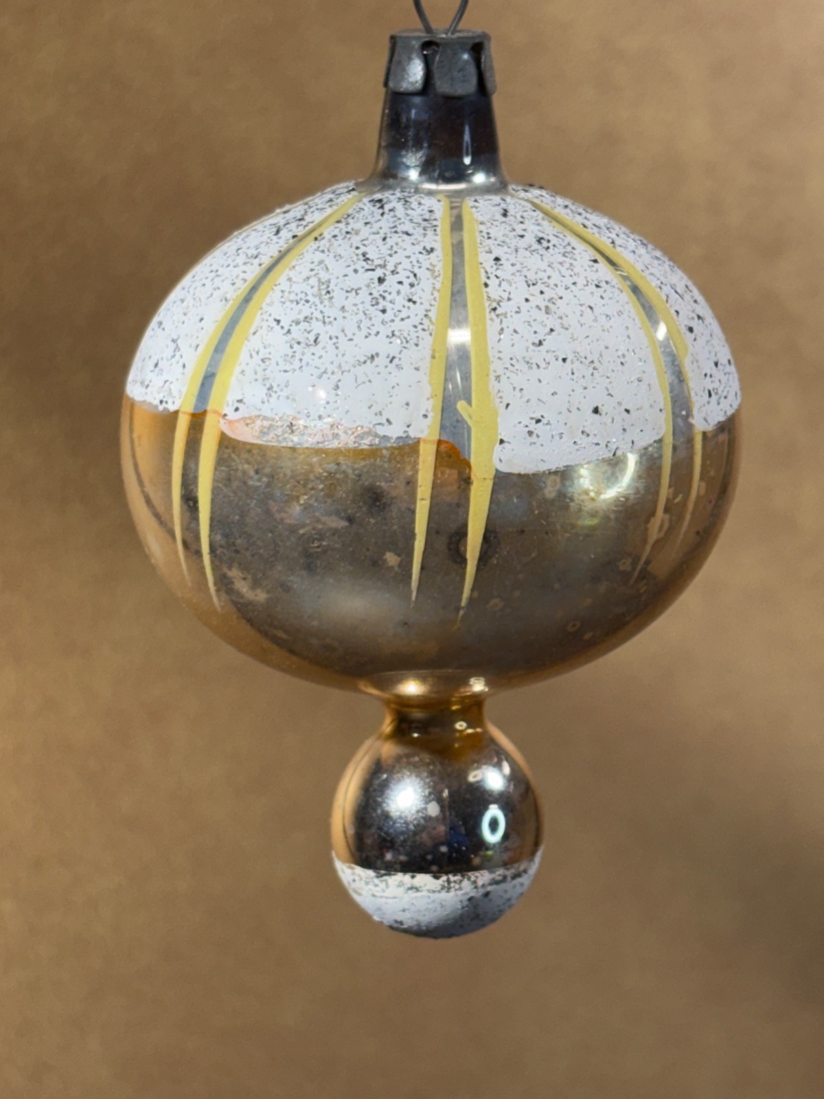 VINTAGE POLAND BALLOON TEAR DROP CHRISTMAS ORNAMENT VINTAGE POLAND BALLOON TEAR DROP CHRISTMAS ORNAMENT