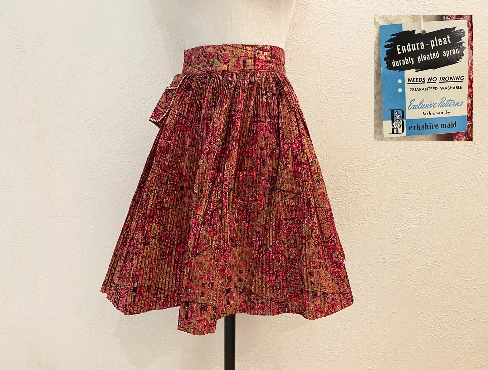 Vintage 50s 60s NOS Deadstock Fancy Micro Pleated MCM Hostess Apron Vintage 50s 60s NOS Deadstock Fancy Micro Pleated MCM Hostess Apron