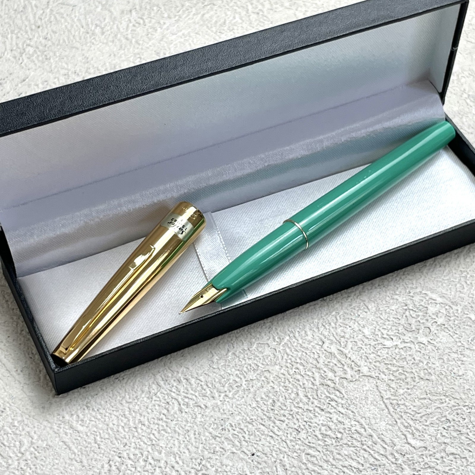 Vintage Sailor 15-082 Fountain Pen F Nib Teal Light Green GT Made in Japan BS191