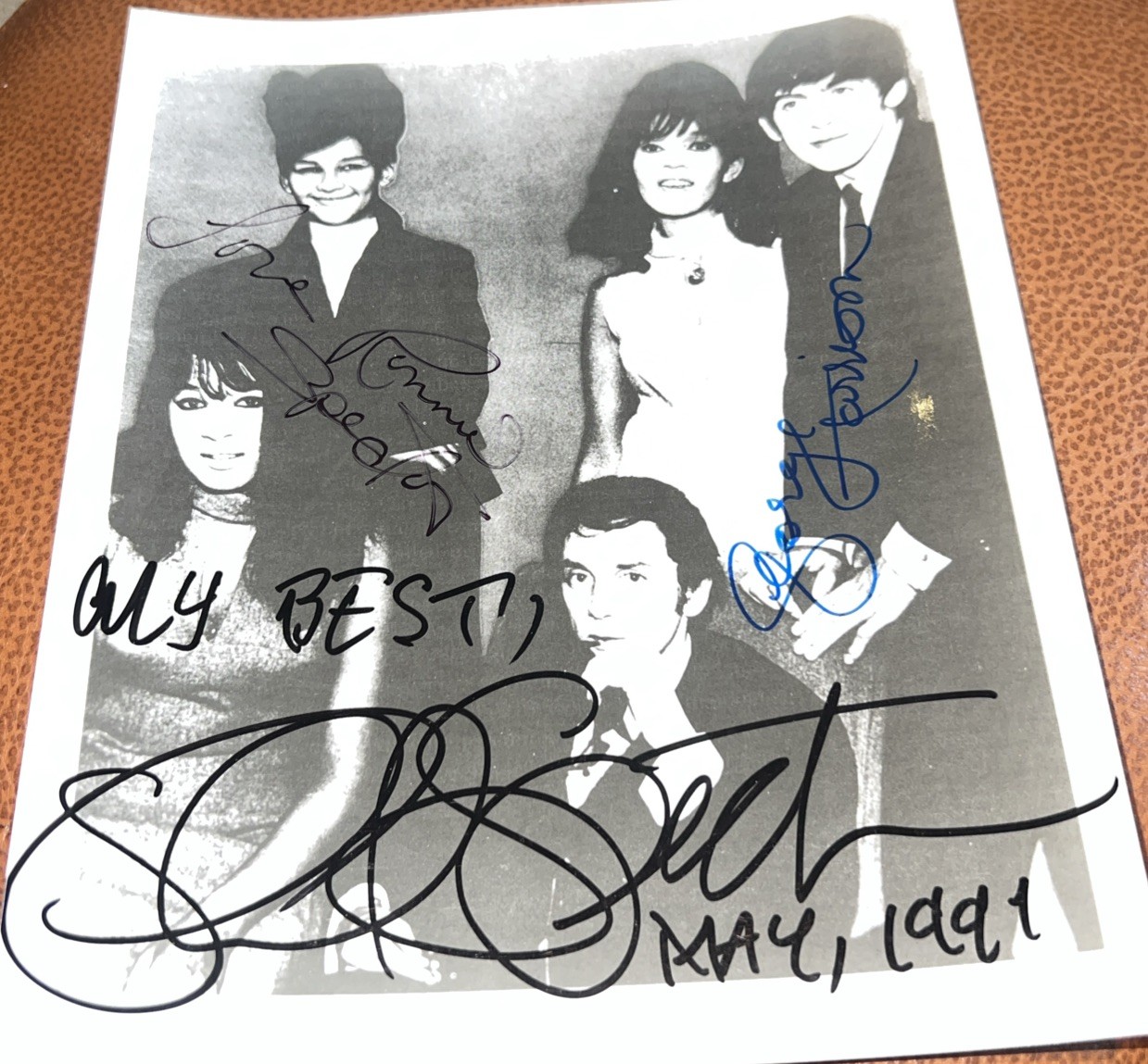 The Ronnettes RONNIE SPECTOR PHIL SPECTOR GEORGE HARRISON 8x10 Glossy Photo