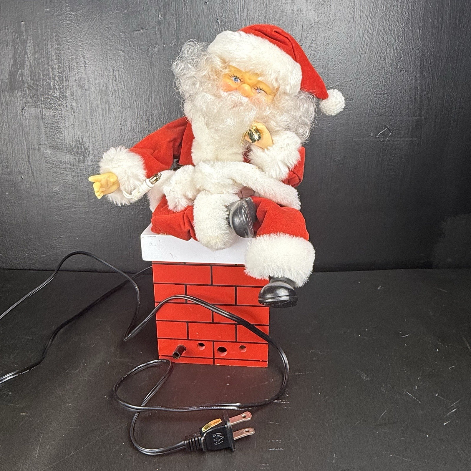 Vtg Santa’s Best 24” Animated Santa Sitting on Chimney Works - Needs Light Bulbs