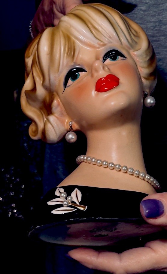 Napcoware Pristine Porcelain C7472 “glamour Girl”