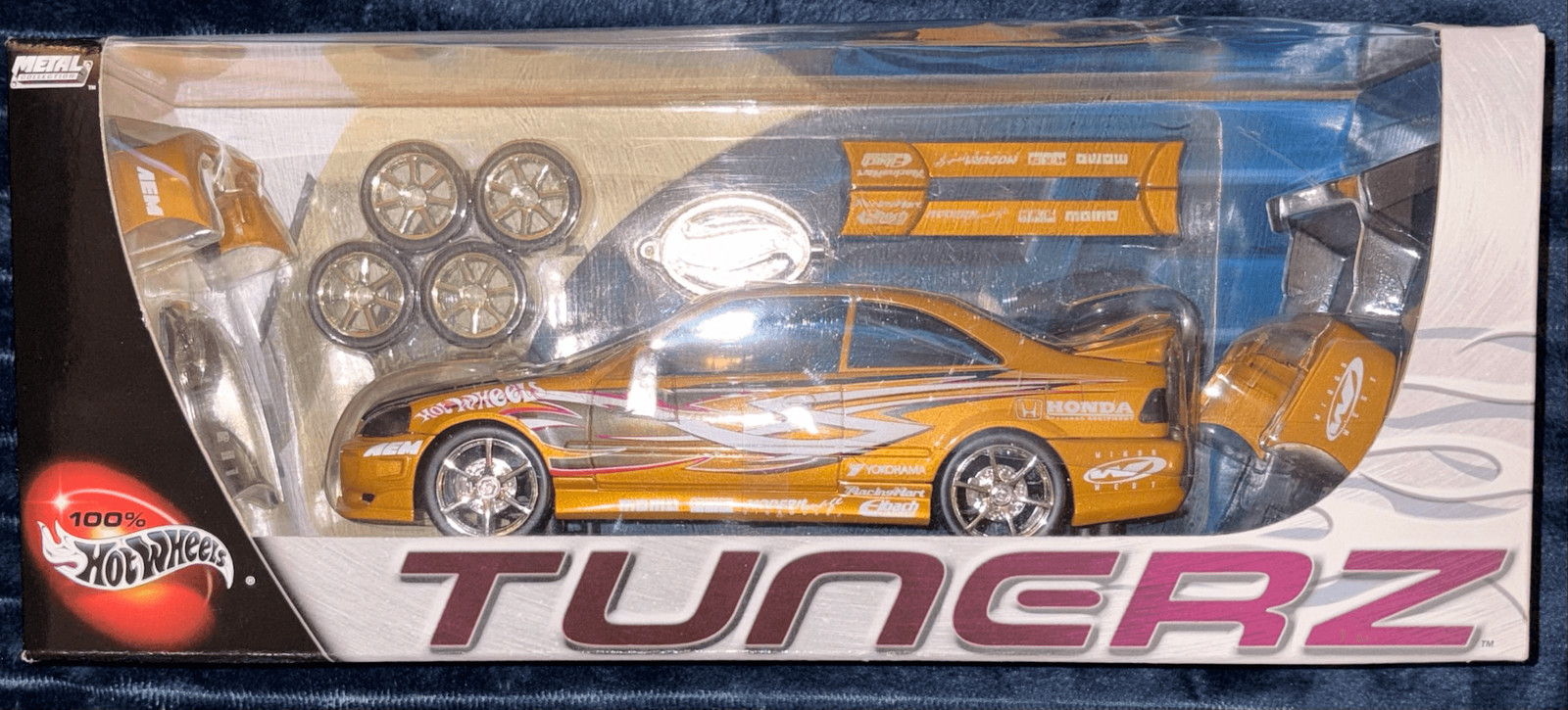 Hot Wheels Tunerz 1:18 Scale Honda Civic Si die-cast custom model kit (such as p