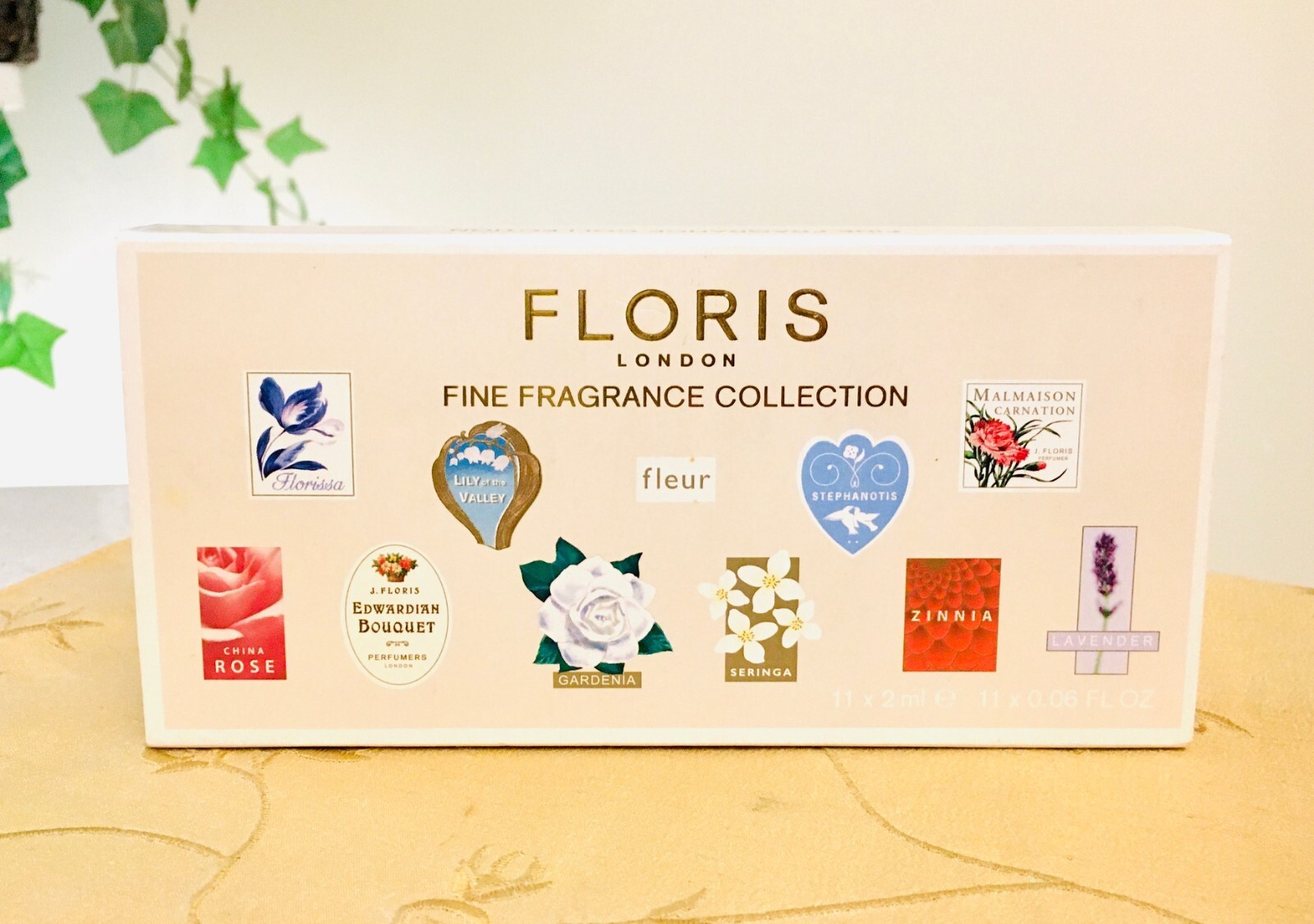 Floris Of London 11 Perfume Spray Glass Bottles Original Box SUPER RARE VINTAGE Floris Of London 11 Perfume Spray Glass Bottles Original Box SUPER RARE VINTAGE
