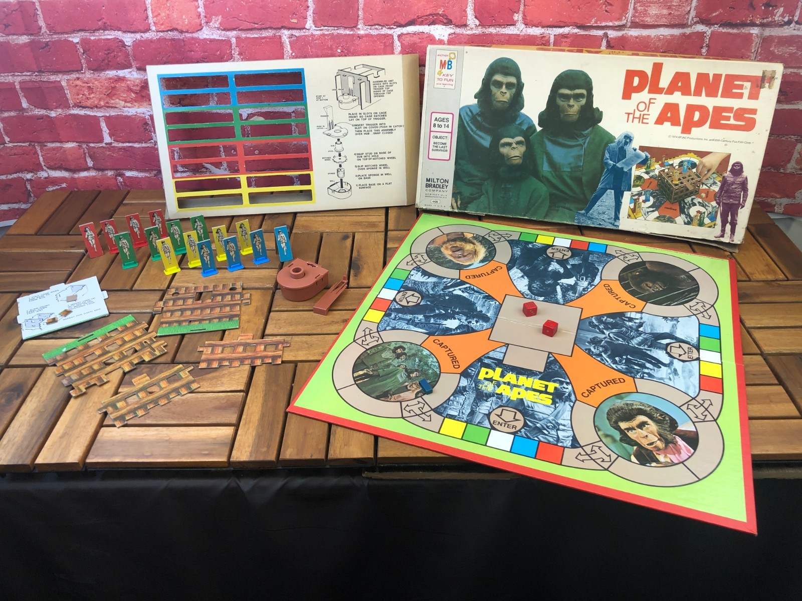 MB 1974 PLANET OF THE APES Board Game by MILTON BRADLEY #4426 Near Complete EUC
