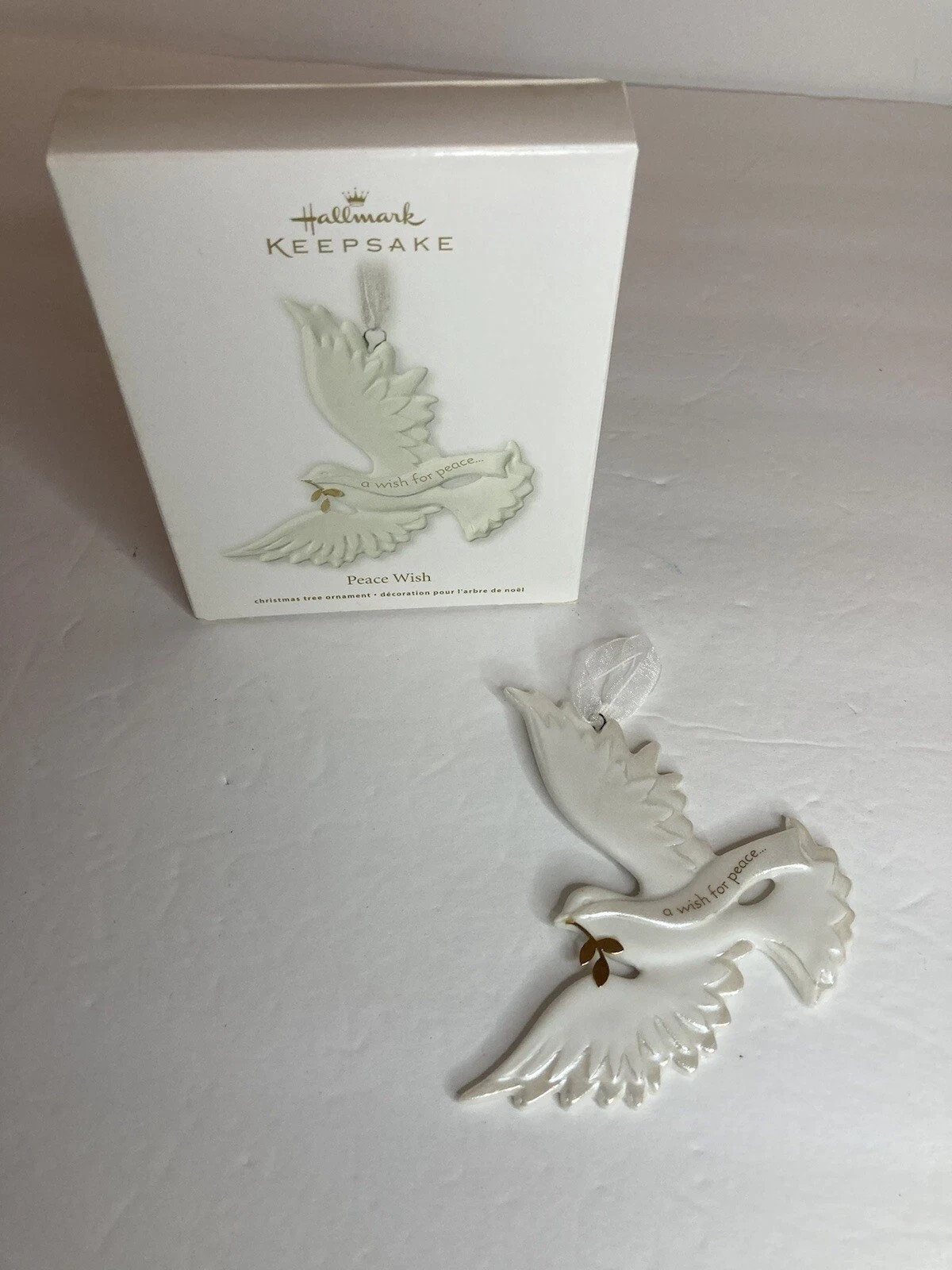 HALLMARK 2011 - Peace Wish - Porcelain - Dove - Keepsake Ornament C--11-20-122 HALLMARK 2011 - Peace Wish - Porcelain - Dove - Keepsake Ornament C--11-20-122