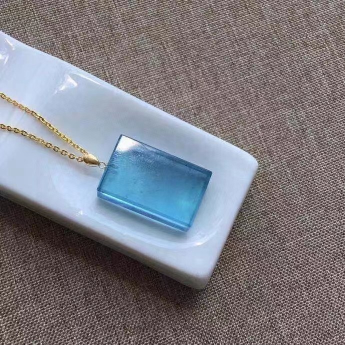 Natural Aquamarine Gemstone Blue Crystal Hexagonal column Pendant AAAAA