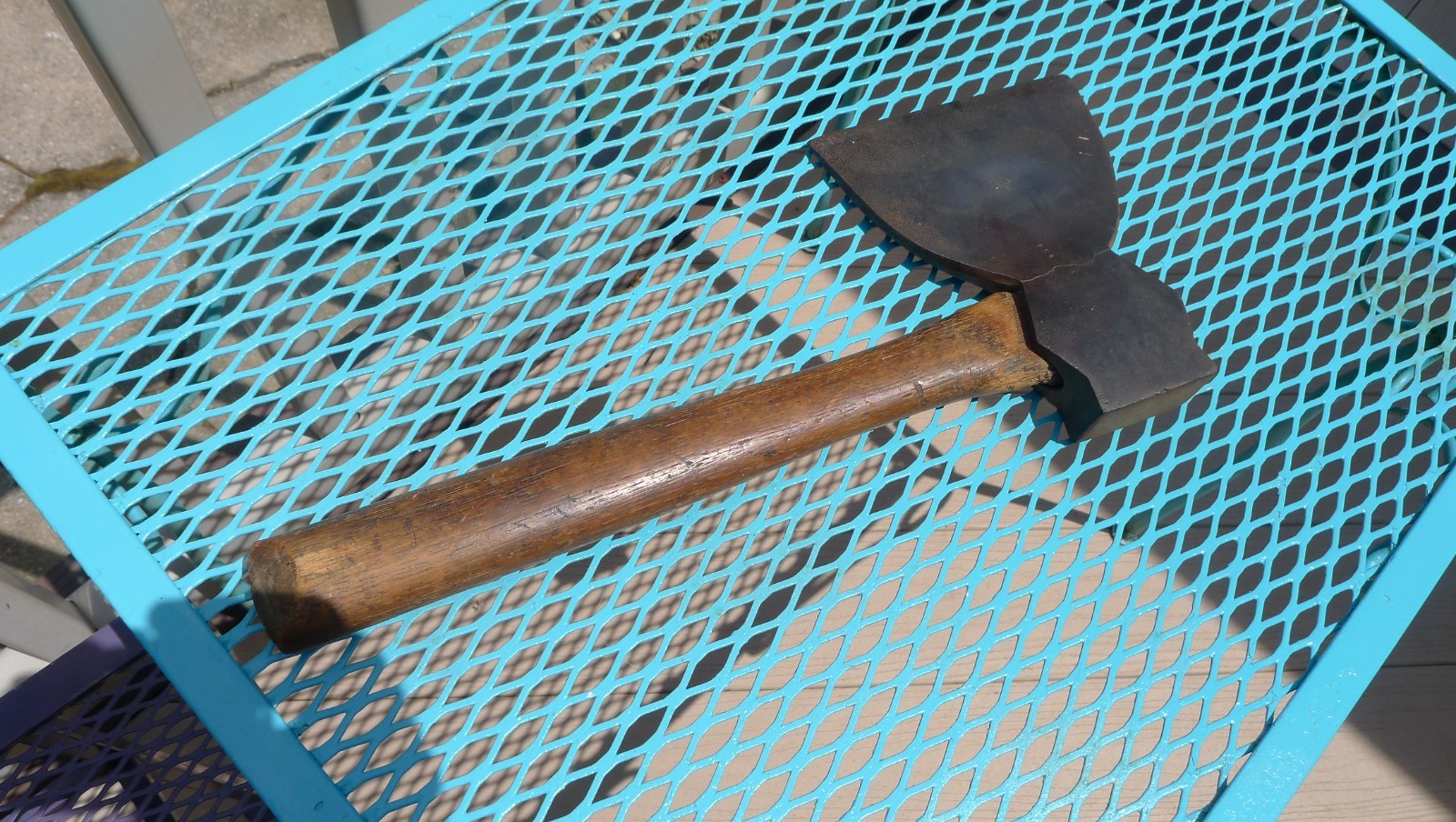 VTG PLUMB ANCHOR BRAND BROAD HATCHET, CRACKED VTG PLUMB ANCHOR BRAND BROAD HATCHET, CRACKED