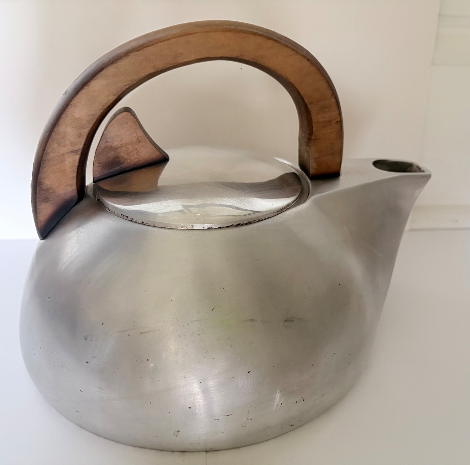 Vintage Jean Picquot Magnalium and Sycamore Art Deco Modern Streamline K3 Kettle Vintage Jean Picquot Magnalium and Sycamore Art Deco Modern Streamline K3 Kettle