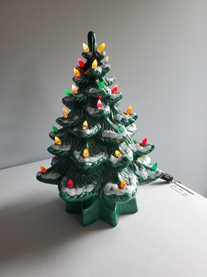 Vintage Atlantic Mold Ceramic Christmas Tree Green 14” W/Base See Pics Vintage Atlantic Mold Ceramic Christmas Tree Green 14” W/Base See Pics