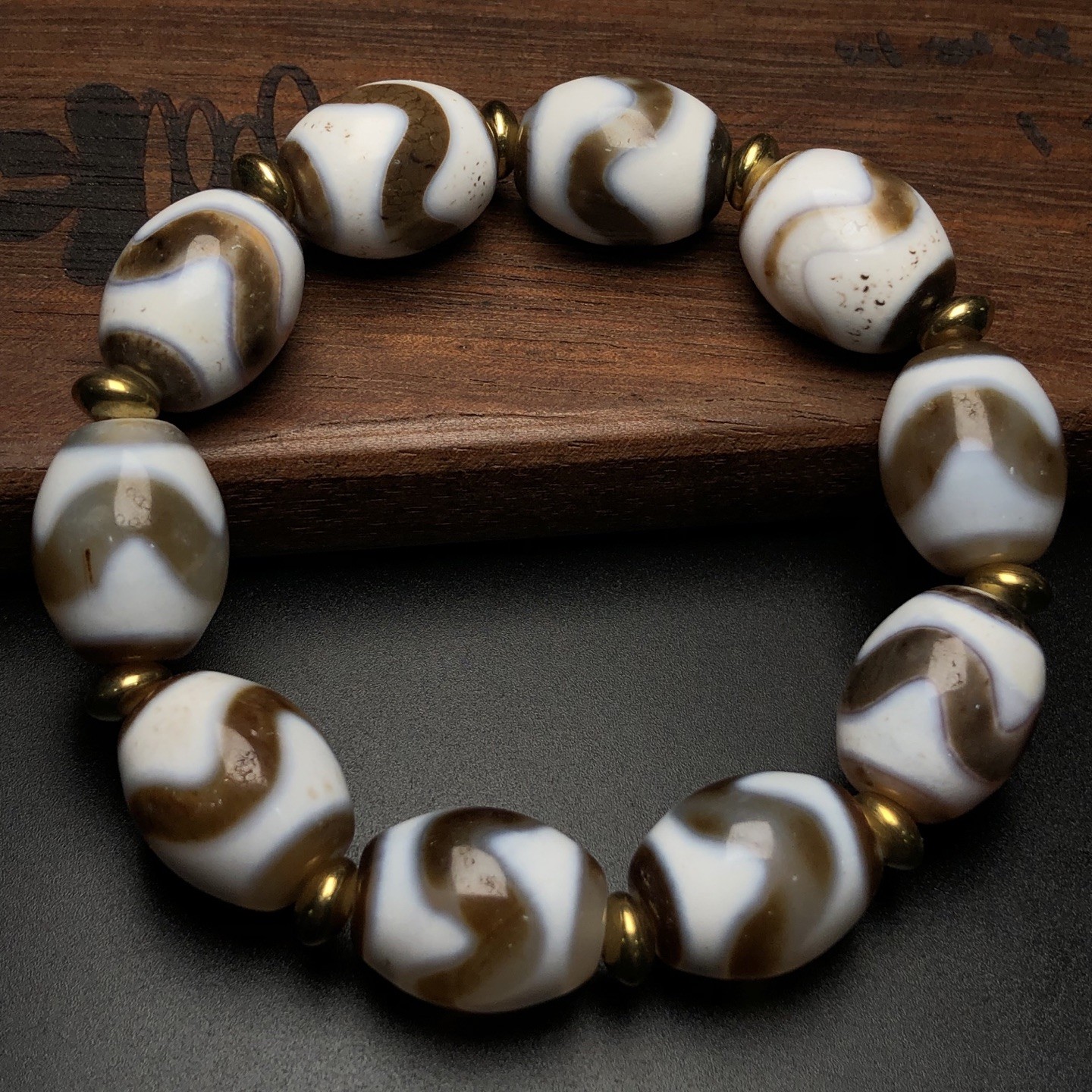 Tibetan Estate Old Tiger Tooth Dzi Agate Bracelet High Oil PatinaCollectibleC474