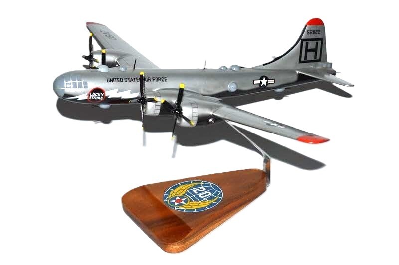 USAF B-29 Lucky Strike Superfortress Korean War Desk Model 1/72 SC Airplane New