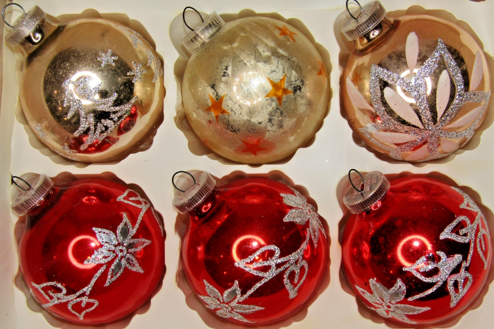 Lot VTG Glass Glitter Pictured FLOWER SNOWFLAKE BALL Christmas Ornaments Germany