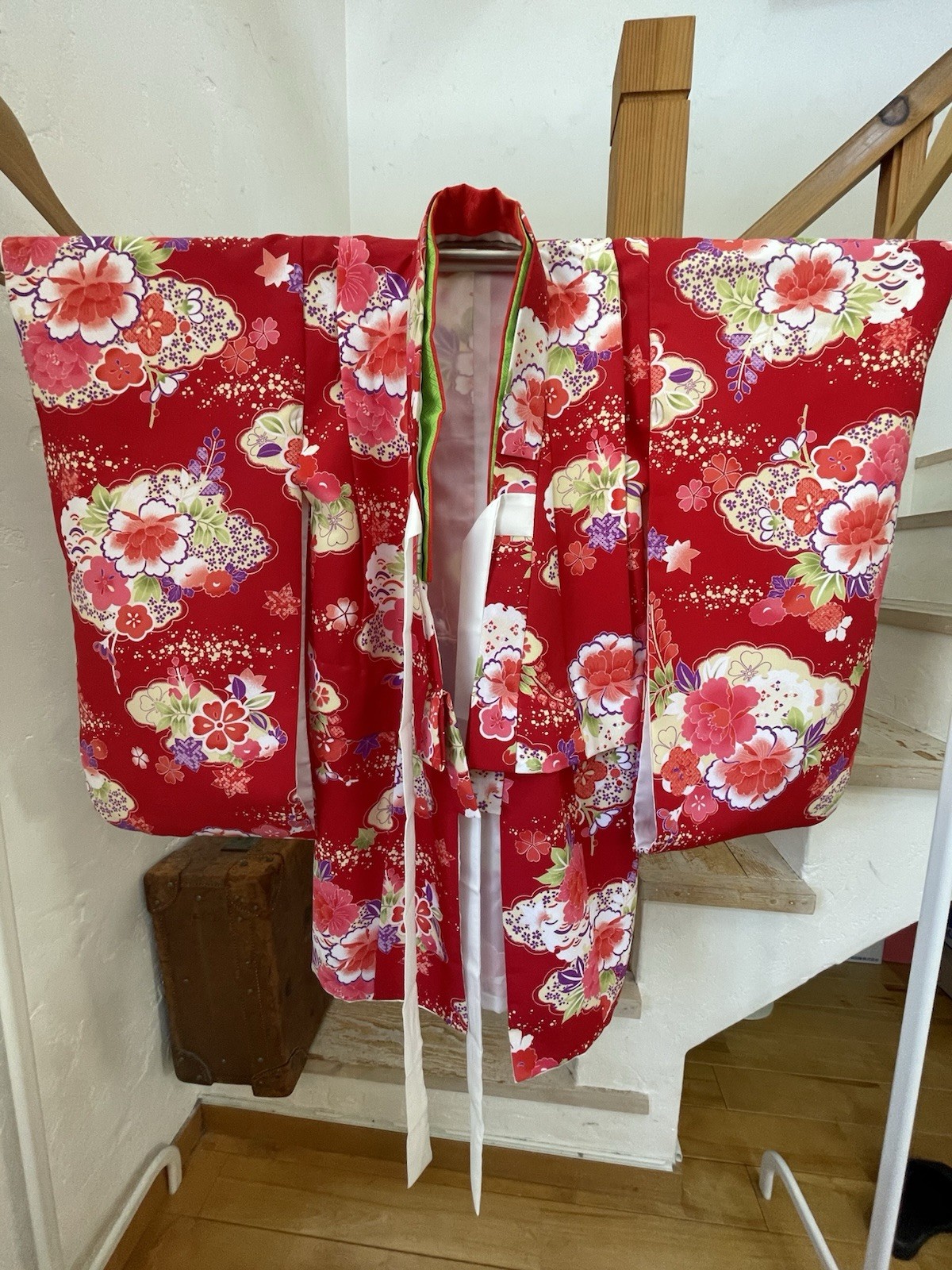 Authentic 3-Piece Set: Japanese Girls 3-Year-Old Kimono Red Floral